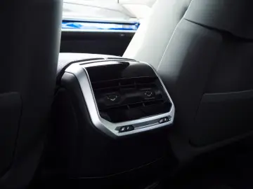 BMW 740 d xDrive Design Pure Excellence - LIVRARE RAPIDA!