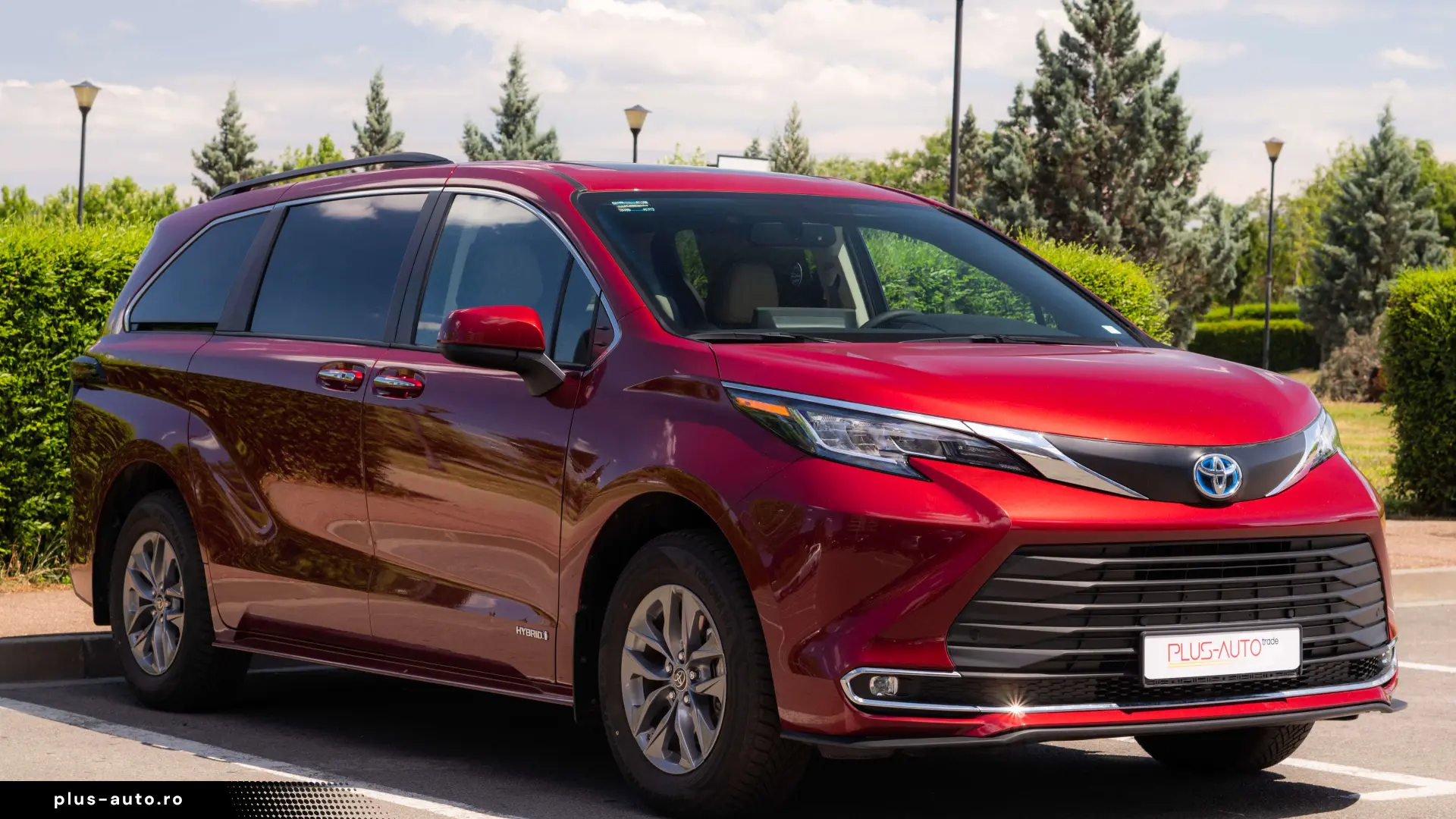 Toyota Sienna Hybrid XLE FWD 7 LOCURI