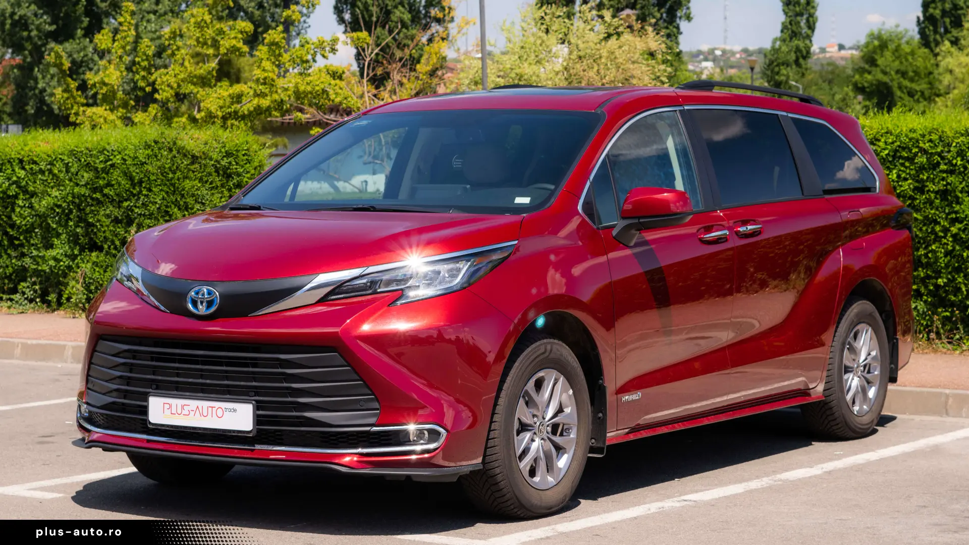 Toyota Sienna Hybrid XLE FWD 7 LOCURI