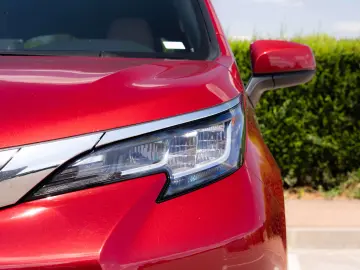 Toyota Sienna Hybrid XLE FWD 7 LOCURI