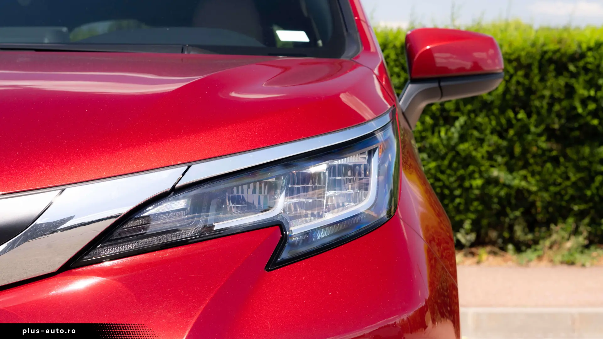 Toyota Sienna Hybrid XLE FWD 7 LOCURI