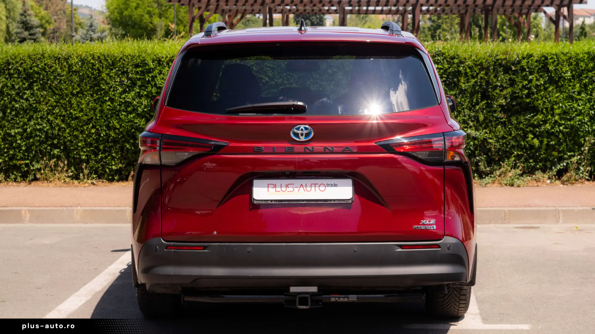 Toyota Sienna Hybrid XLE FWD 7 LOCURI