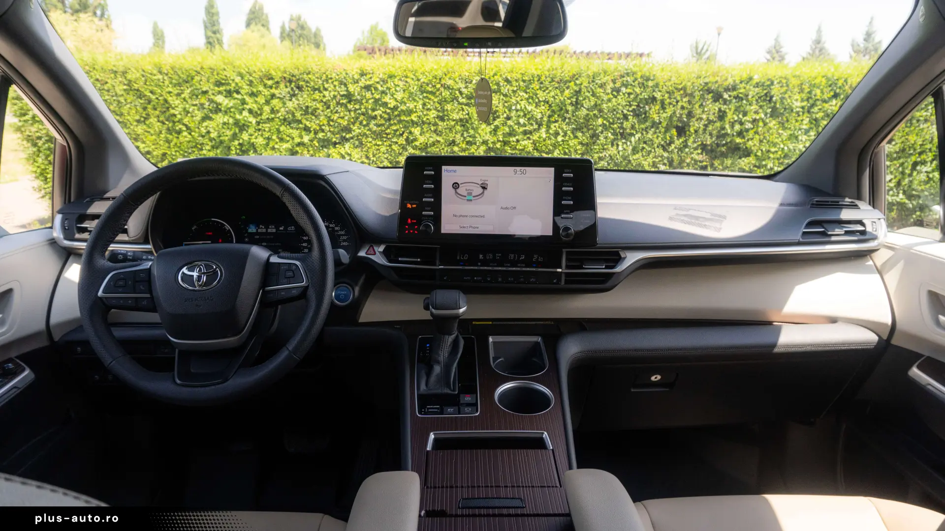 Toyota Sienna Hybrid XLE FWD 7 LOCURI