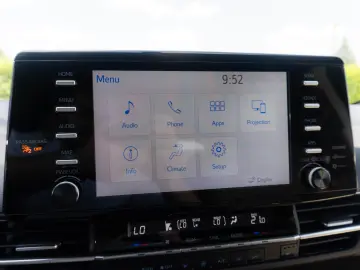Toyota Sienna Hybrid XLE FWD 7 LOCURI