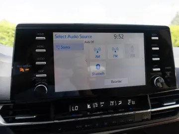 Toyota Sienna Hybrid XLE FWD 7 LOCURI
