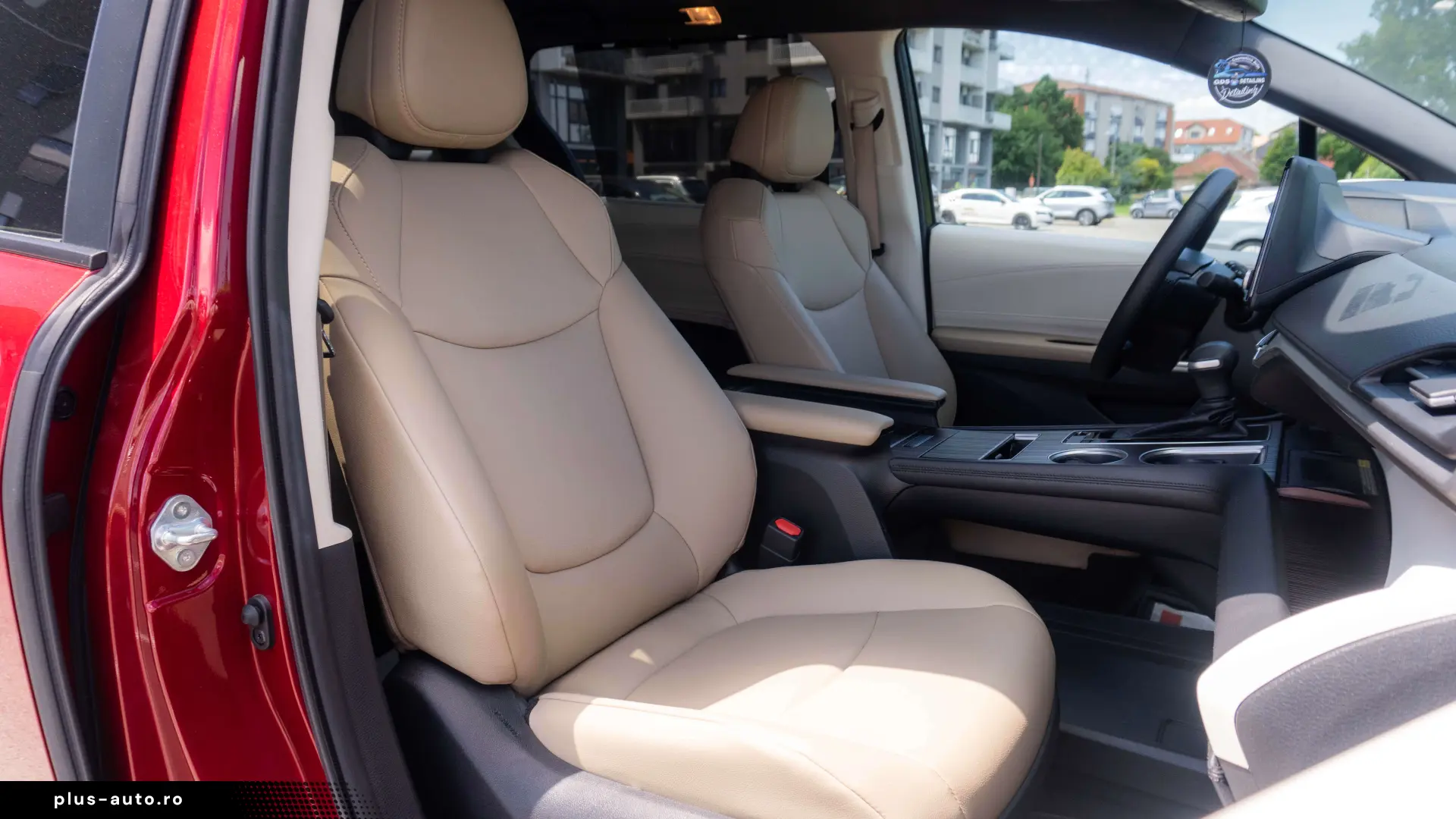 Toyota Sienna Hybrid XLE FWD 7 LOCURI