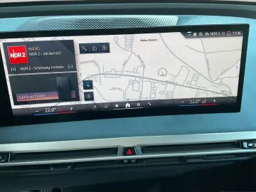 BMW iX xDrive 40 HUD Navi LED Sound-HK ACC Klima