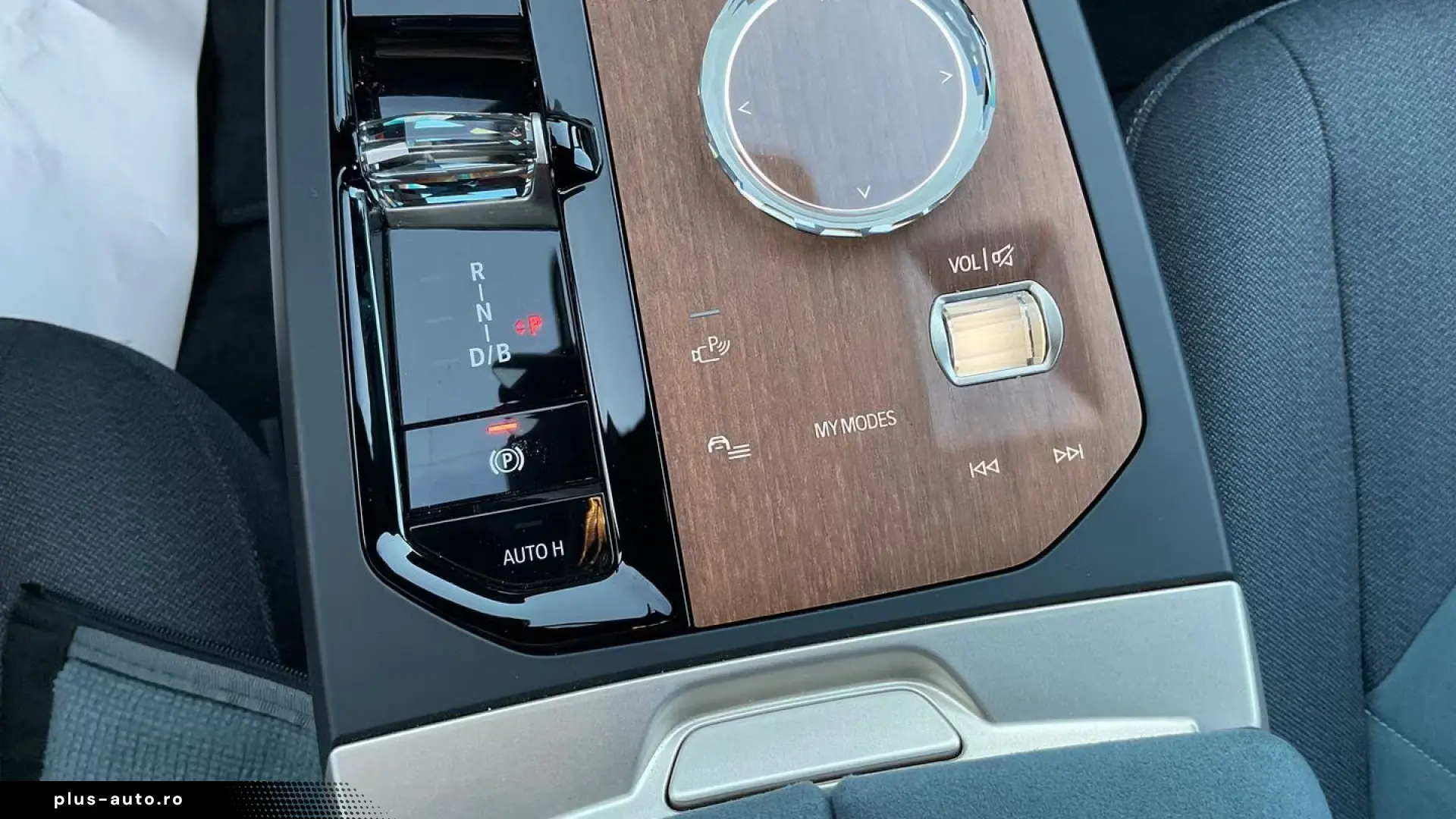 BMW iX xDrive 40 HUD Navi LED Sound-HK ACC Klima