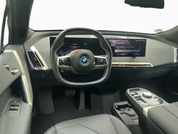 BMW iX xDrive40 Sport SkyLounge