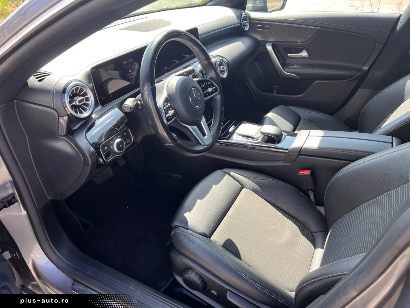 MERCEDES-BENZ CLA 180 Navi SHZ PDC Kamera LED