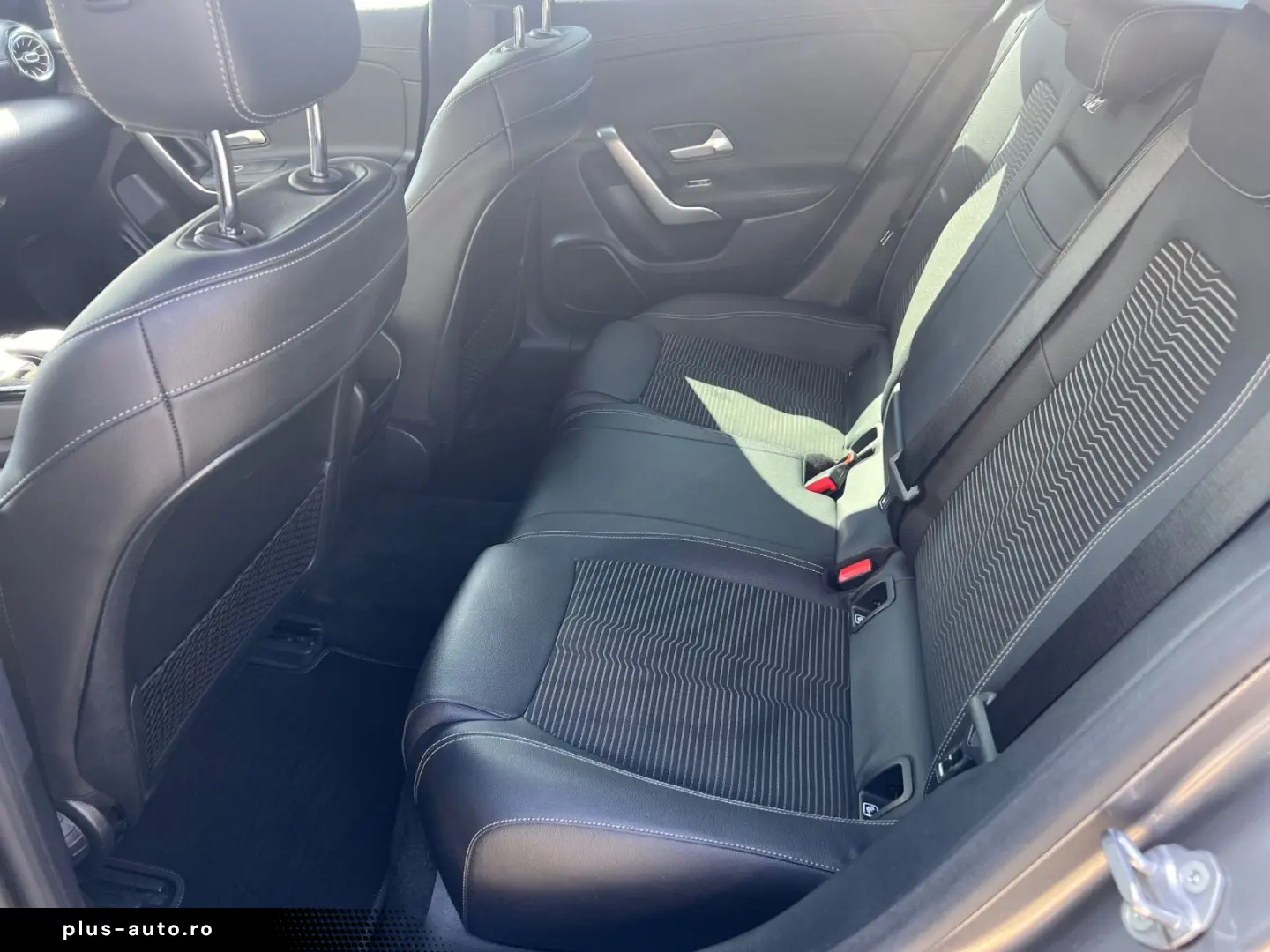 MERCEDES-BENZ CLA 180 Navi SHZ PDC Kamera LED