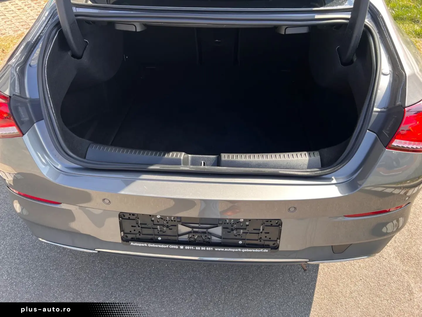MERCEDES-BENZ CLA 180 Navi SHZ PDC Kamera LED