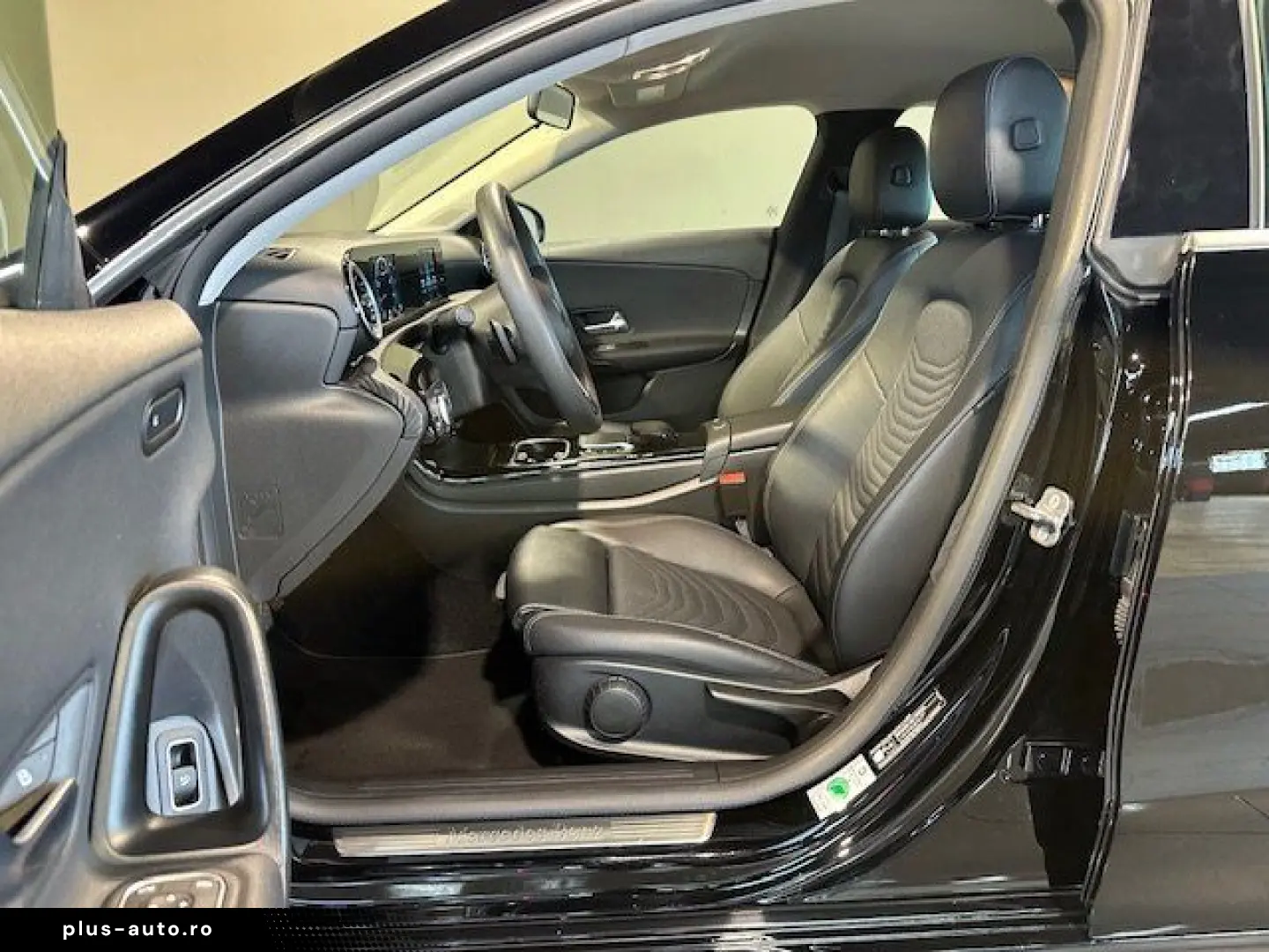 MERCEDES-BENZ CLA 2023 — imagine 9