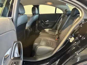 MERCEDES-BENZ CLA 180 Coupé 7G-DCT MBUX   Parktr SHZ…