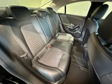 MERCEDES-BENZ CLA 180 Coupé 7G-DCT MBUX   Parktr SHZ…