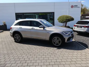 MERCEDES-BENZ GLC 300 de 4M AMG-KeylessGo-Distronic-Kamera