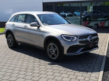 MERCEDES-BENZ GLC 300 de 4M AMG-KeylessGo-Distronic-Kamera