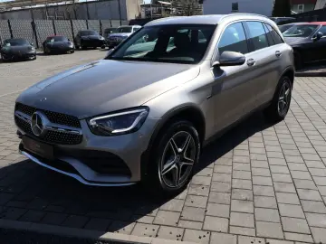 MERCEDES-BENZ GLC 300 de 4M AMG-KeylessGo-Distronic-Kamera