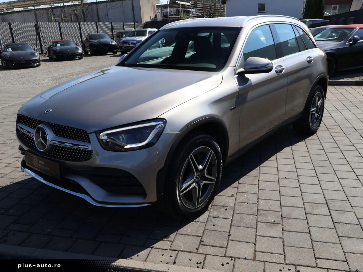 MERCEDES-BENZ GLC 300 de 4M AMG-KeylessGo-Distronic-Kamera