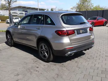 MERCEDES-BENZ GLC 300 de 4M AMG-KeylessGo-Distronic-Kamera