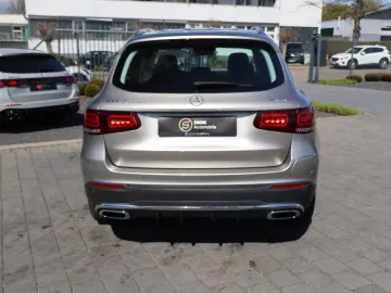 MERCEDES-BENZ GLC 300 de 4M AMG-KeylessGo-Distronic-Kamera