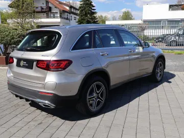 MERCEDES-BENZ GLC 300 de 4M AMG-KeylessGo-Distronic-Kamera