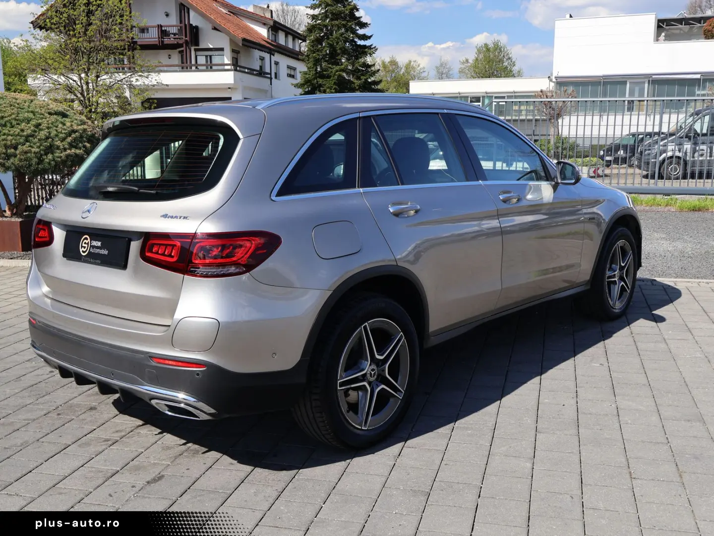 MERCEDES-BENZ GLC 300 de 4M AMG-KeylessGo-Distronic-Kamera