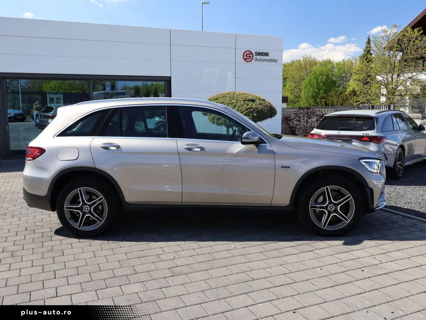 MERCEDES-BENZ GLC 300 de 4M AMG-KeylessGo-Distronic-Kamera
