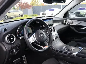MERCEDES-BENZ GLC 300 de 4M AMG-KeylessGo-Distronic-Kamera