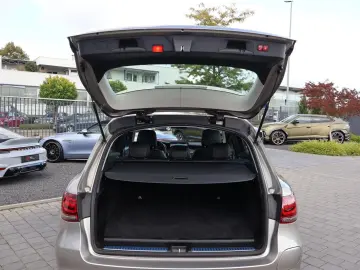 MERCEDES-BENZ GLC 300 de 4M AMG-KeylessGo-Distronic-Kamera