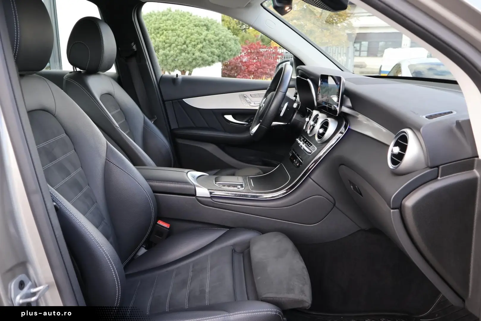 MERCEDES-BENZ GLC 300 de 4M AMG-KeylessGo-Distronic-Kamera