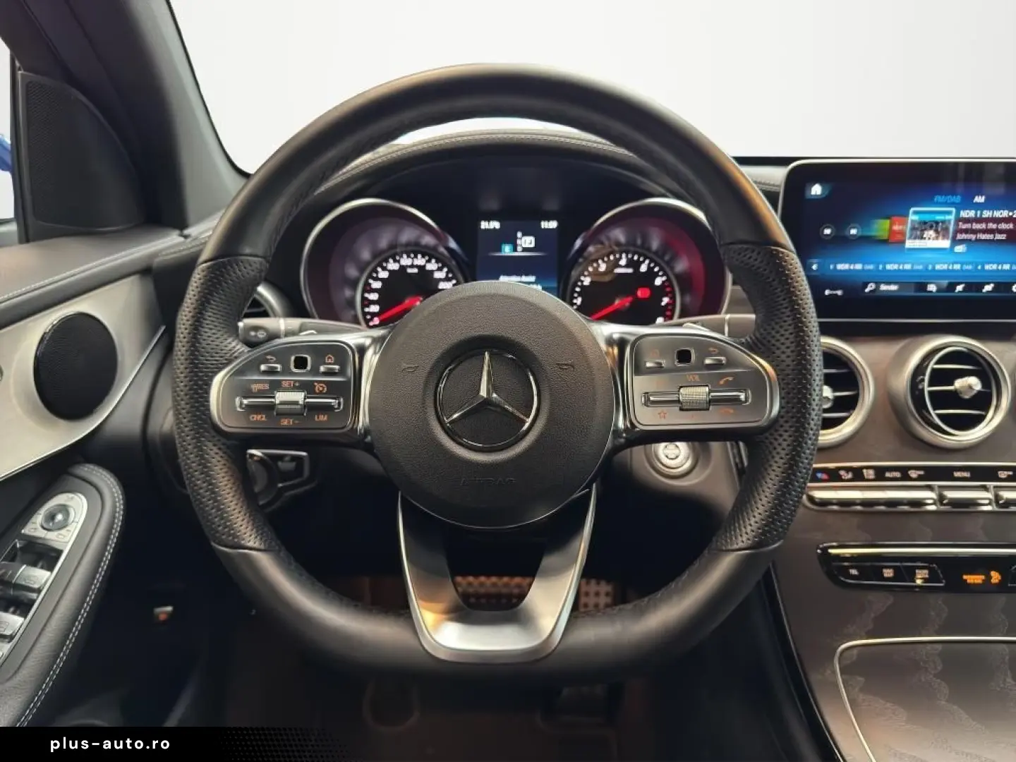 MERCEDES-BENZ GLC 200 4M COUPÉ AMG