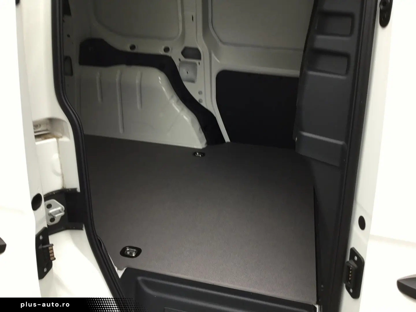 VW Caddy Cargo 2.0 TDI Klima Sitzheizung Einparkhil