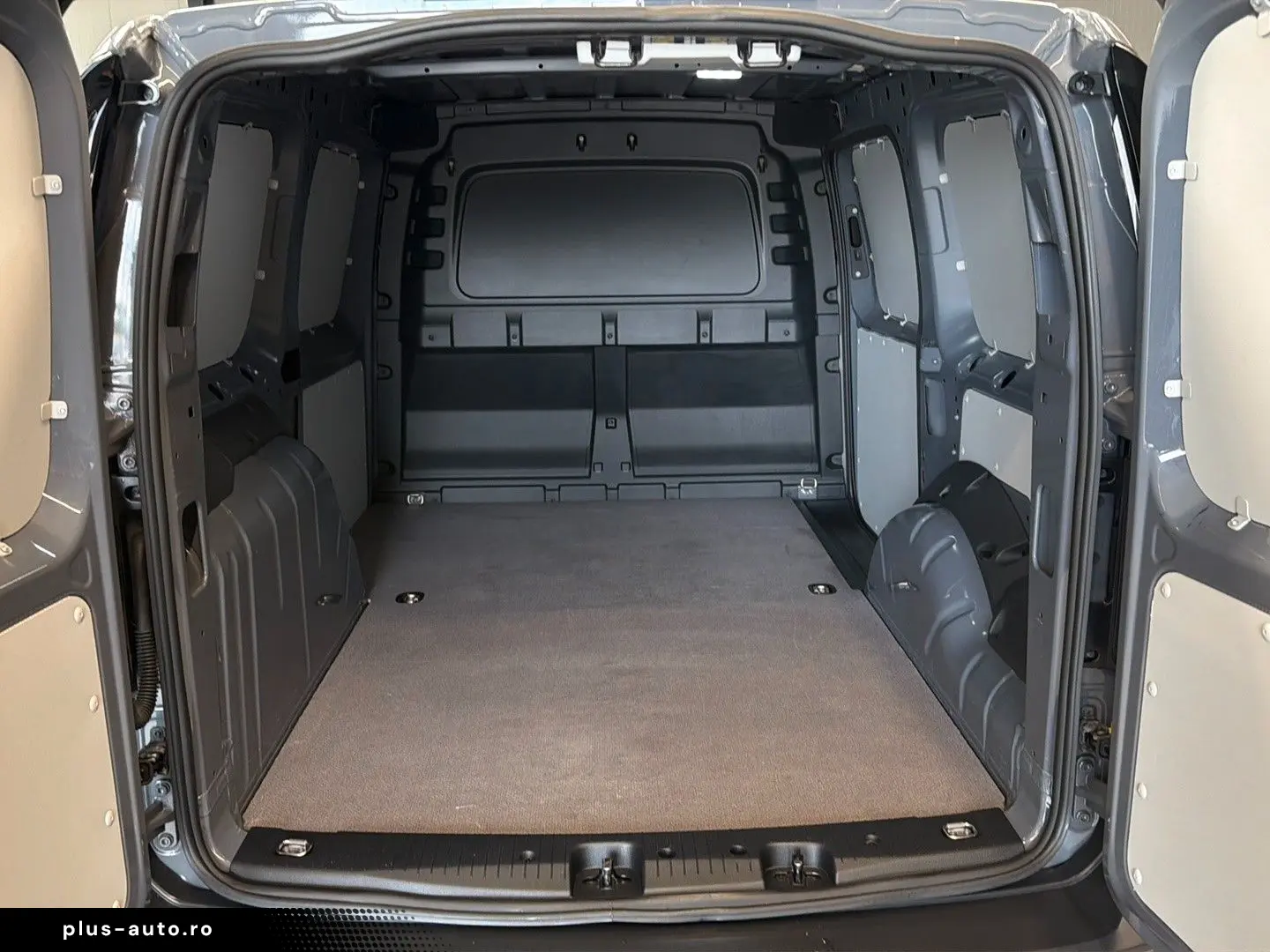VW Caddy Cargo Maxi Tempomat AHK SHZ Klimaanlage