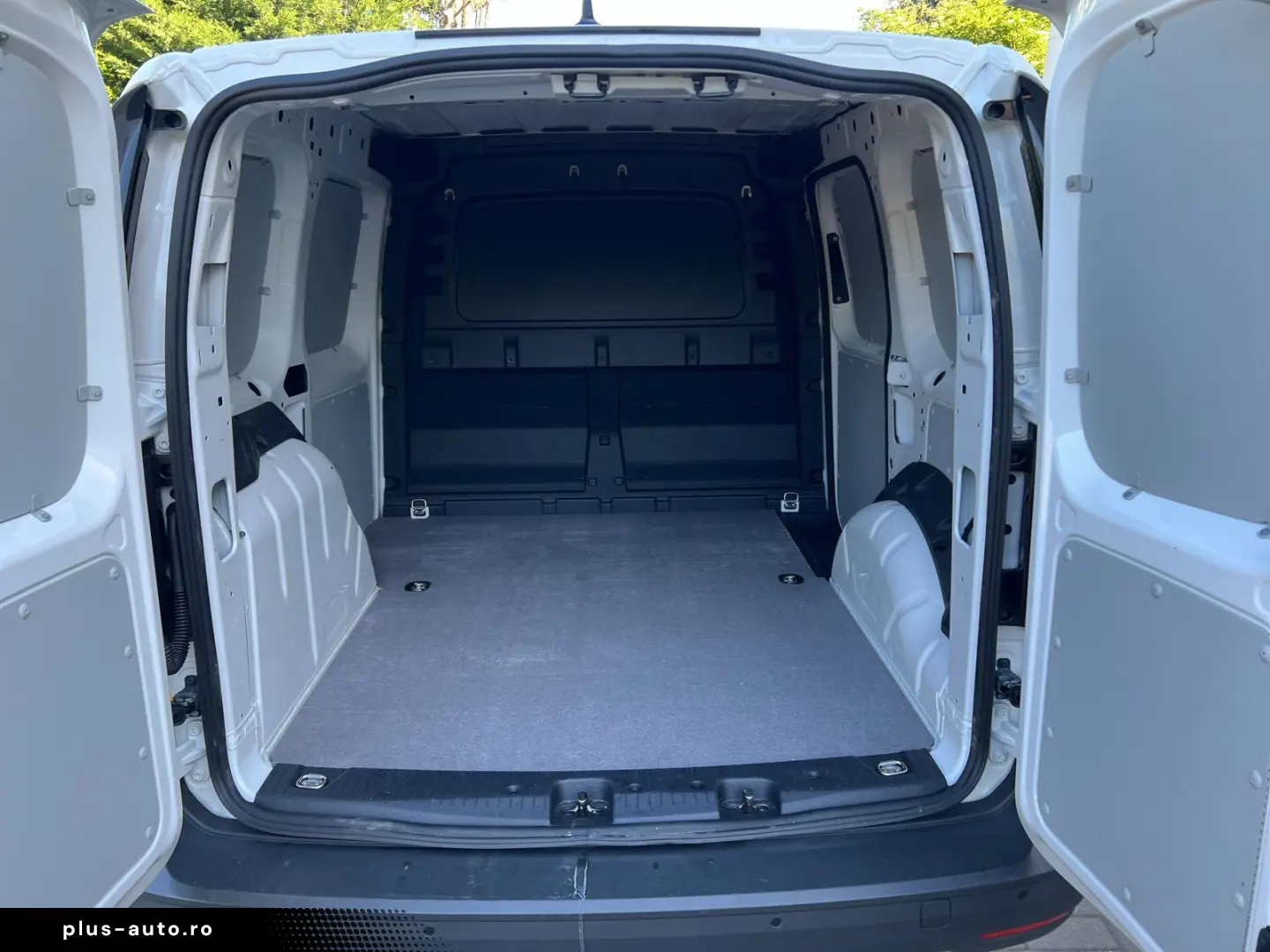 VW Caddy Cargo 2.0 TDI VIRTUAL SHZ PDC