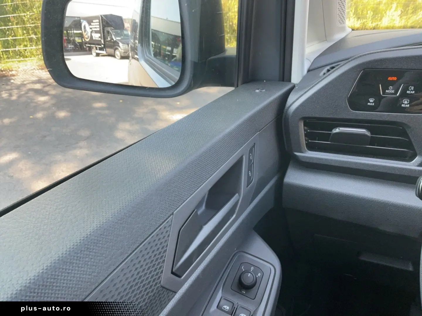 VW Caddy Cargo 2.0 TDI Klima AHK Kunstleder