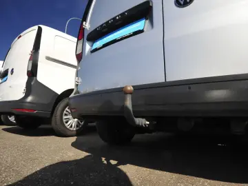 VW Caddy Cargo Kasten 2.0 TDI AHK PDC hinten