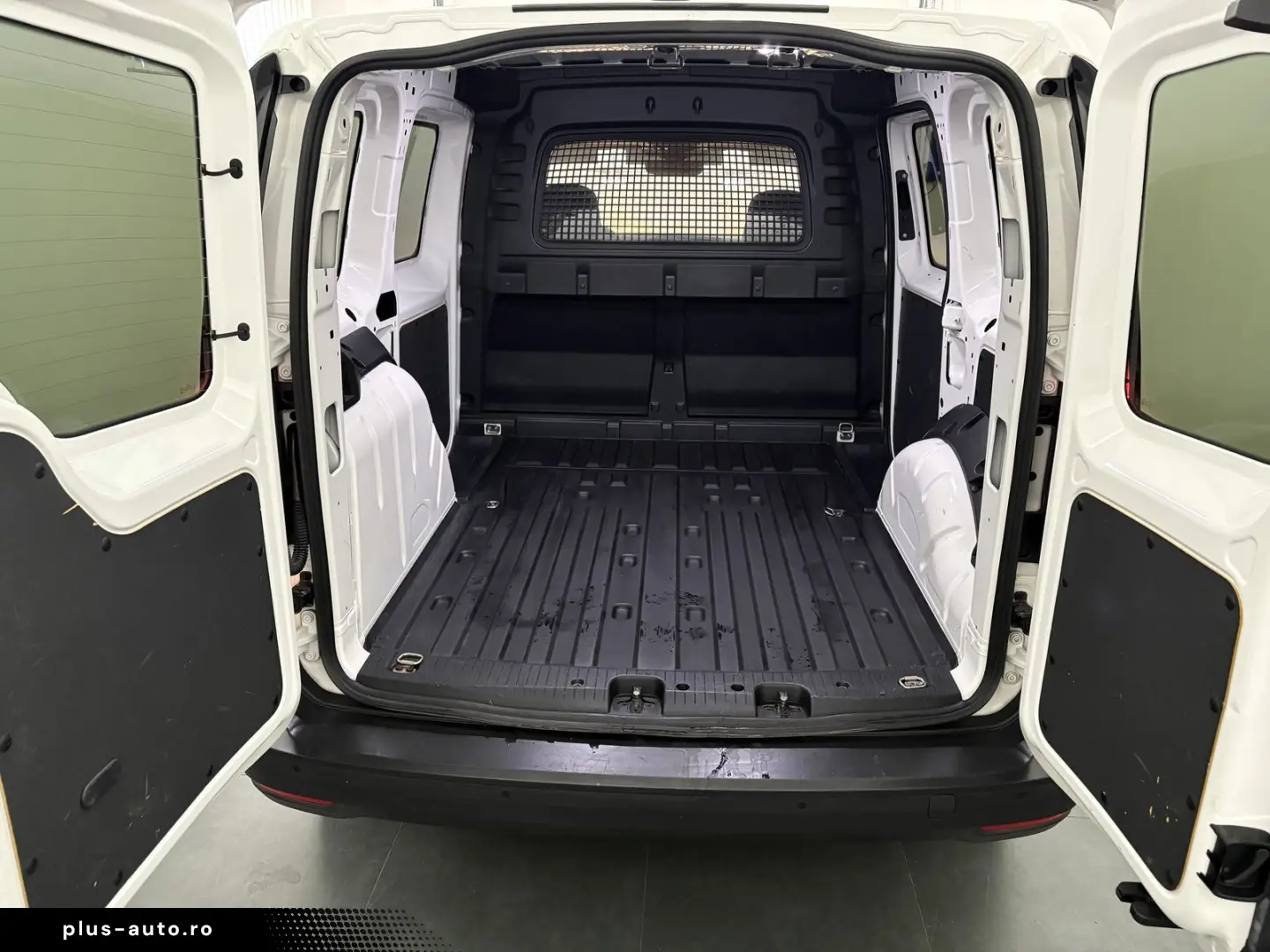 VW Caddy Cargo 2.0 TDI Klima Sitz- FS-hzg PDC GRA