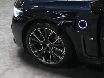 BMW 745 e M Sport Exklusiv Laser HUD Harman 20