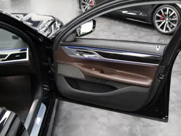 BMW 745 e M Sport Exklusiv Laser HUD Harman 20