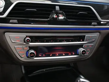 BMW 745 e M Sport Exklusiv Laser HUD Harman 20