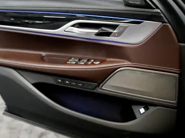 BMW 745 e M Sport Exklusiv Laser HUD Harman 20