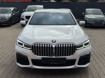 BMW 745e M Sport Laser HUD SoftClose Nappa Massage