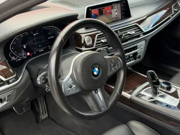 BMW 745e M Sport Laser HUD SoftClose Nappa Massage