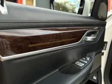 BMW 745e M Sport Laser HUD SoftClose Nappa Massage