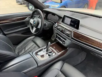 BMW 745e M Sport Laser HUD SoftClose Nappa Massage