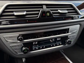 BMW 745e M Sport Laser HUD SoftClose Nappa Massage