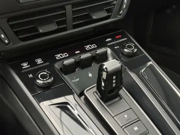 PORSCHE 992 911 Carrera Cabriolet BOSE Sitzbelüftung SHZ
