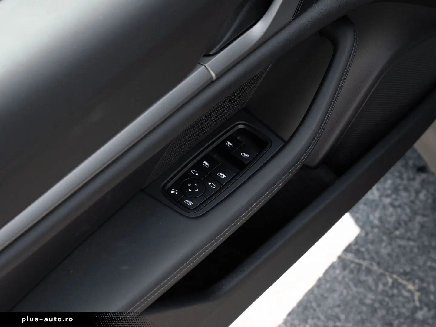 PORSCHE Taycan 4 Performancebatterie Plus Sport Chrono P