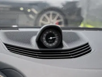 PORSCHE Taycan 4 Performancebatterie Plus Sport Chrono P